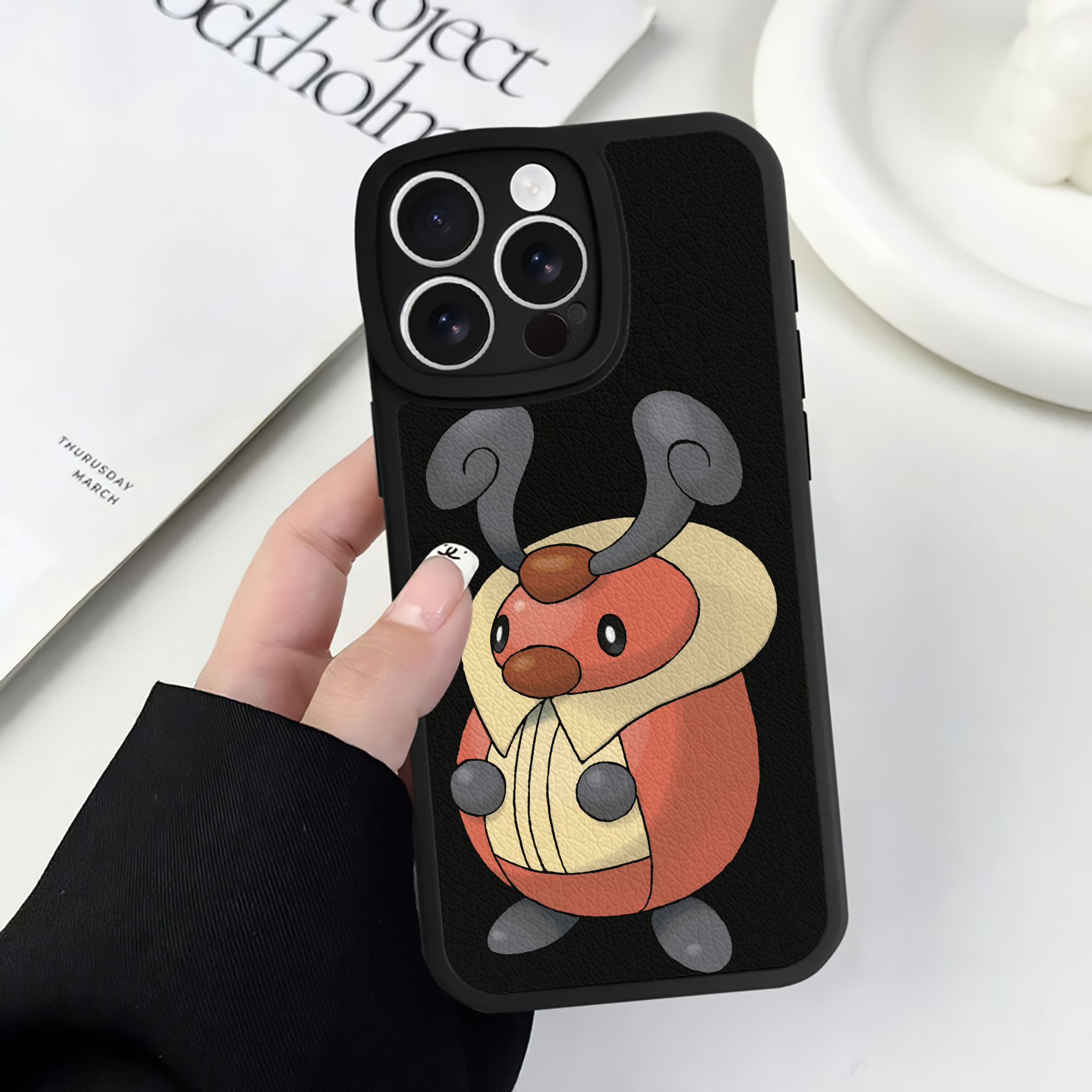 （画像用） ポケットモンスター Pokémon 【iPhone 16シリーズ対応】シリコンスマホケース（レザー調） 材質：シリコン